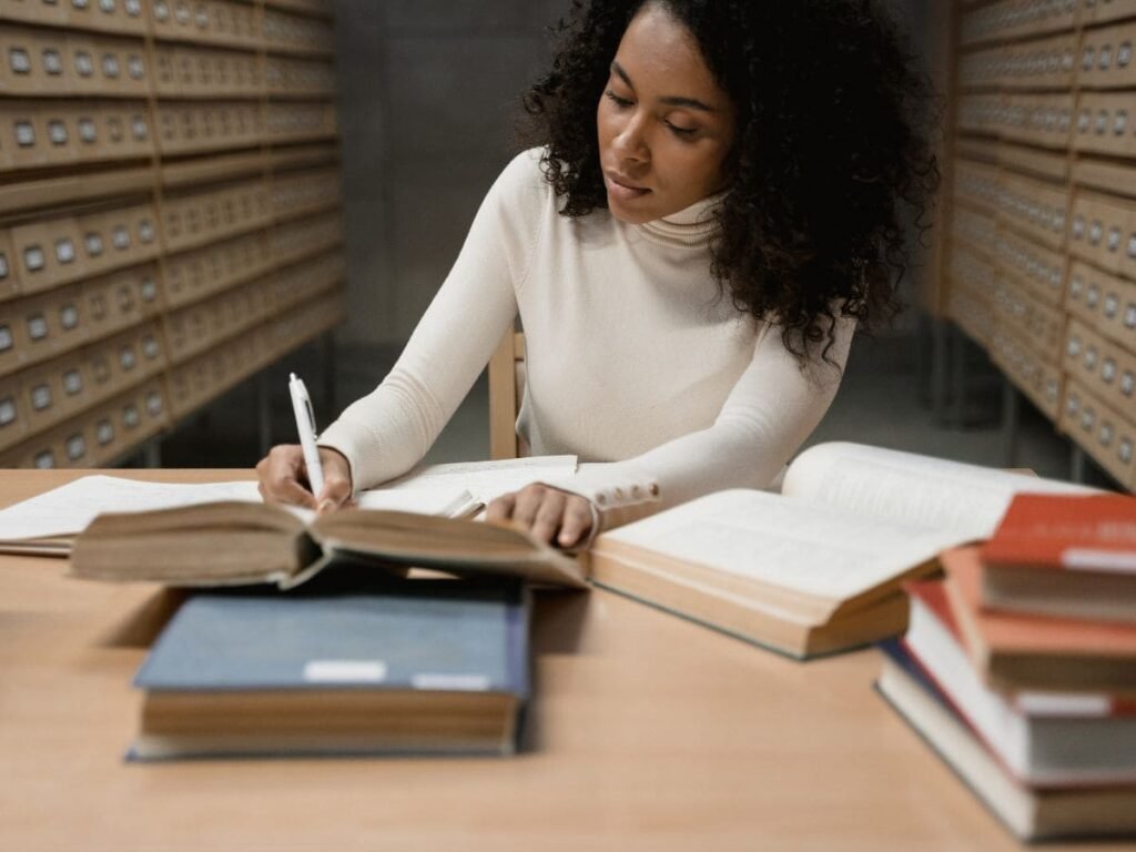 Como Fazer Anotações Durante a Leitura: Um Guia Completo